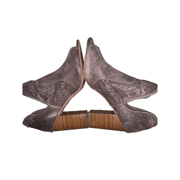 Fergalicious by Fergie Doe Grey Harvey Ankle Open Toe Booties Size 9.5 - Picture 3 of 11